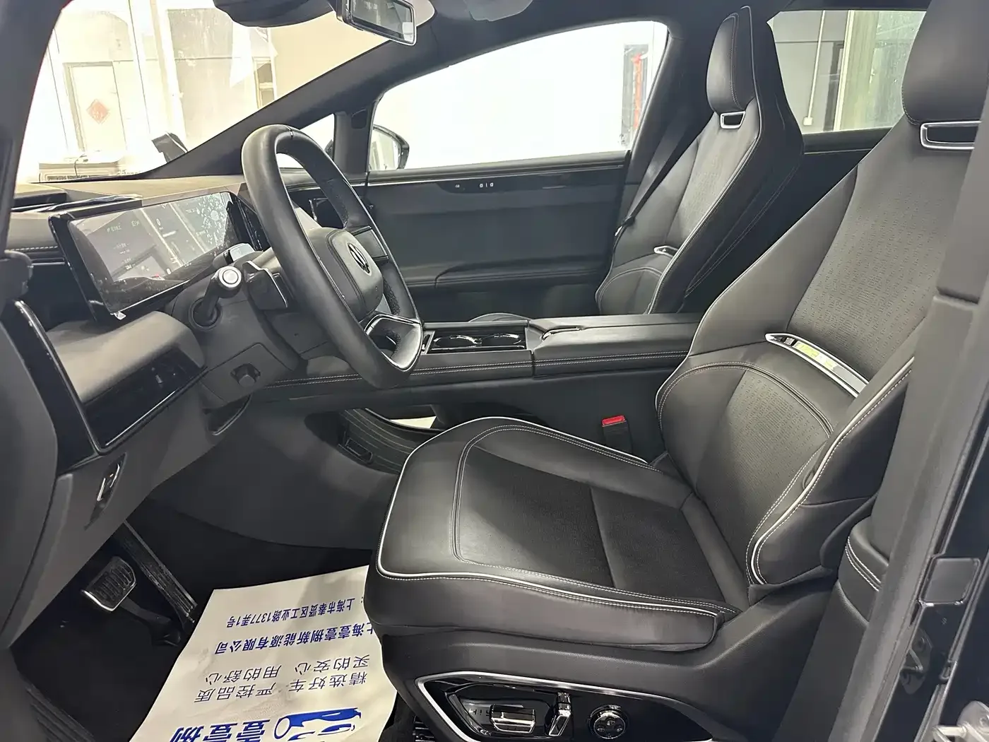 HiPhi HiPhi X 2022 Smart Premium 6-Seater Long Range — Фото автомобиля 4