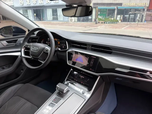 Audi A7L — Фото автомобиля 12