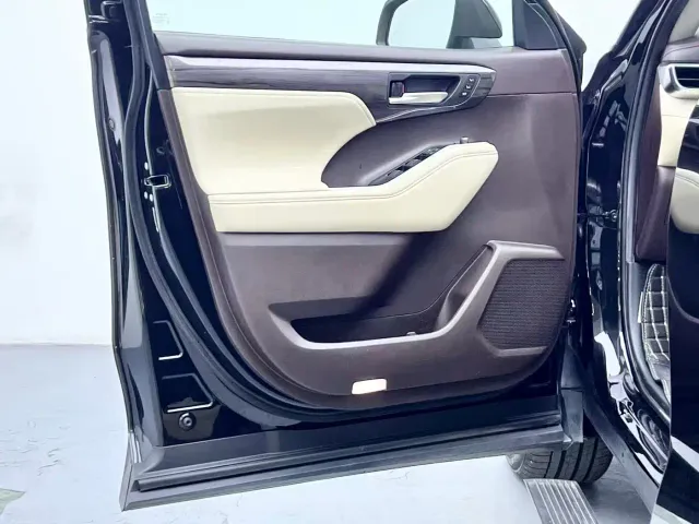 Toyota Highlander — Фото автомобиля 7