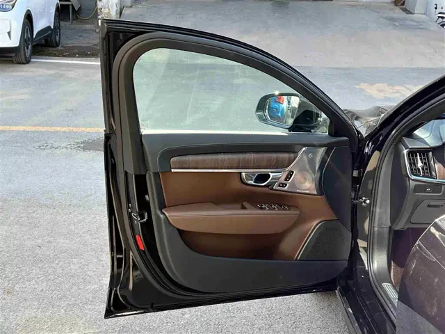 Volvo S90 — Фото автомобиля 7