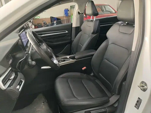 Geely Emgrand — Фото автомобиля 14