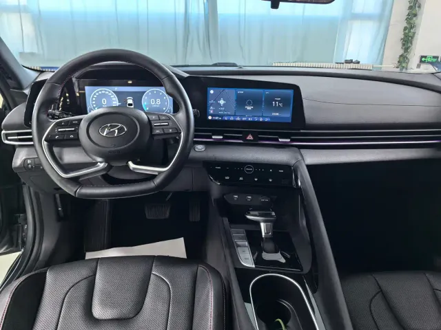Hyundai Elantra — Фото автомобиля 9