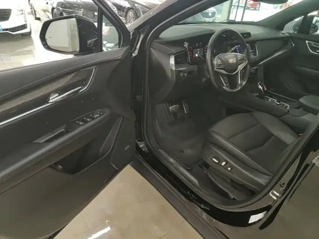 Cadillac XT5 — Фото автомобиля 15