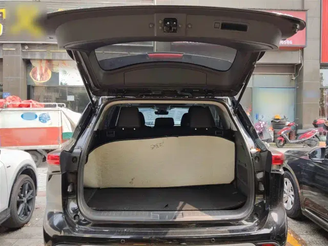 Toyota Highlander — Фото автомобиля 17