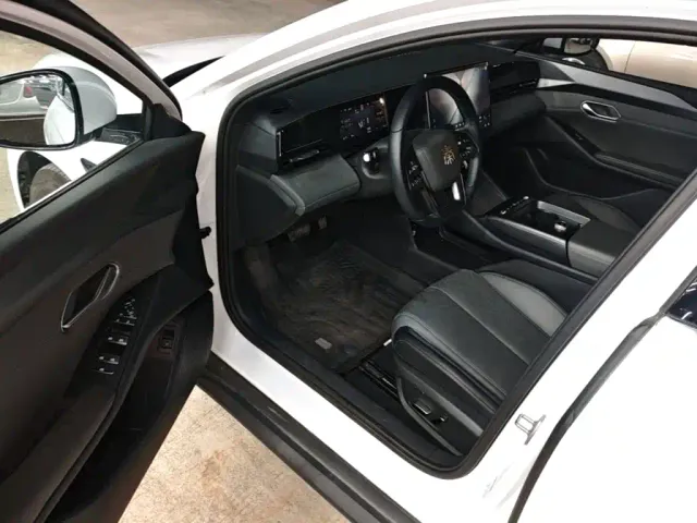 BYD Qin L — Фото автомобиля 15