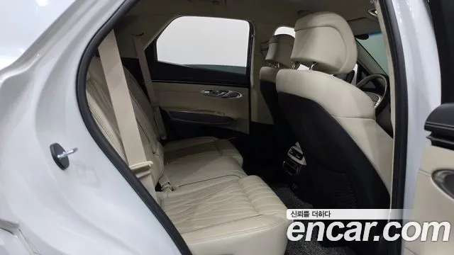 Genesis GV70 — Фото автомобиля 25