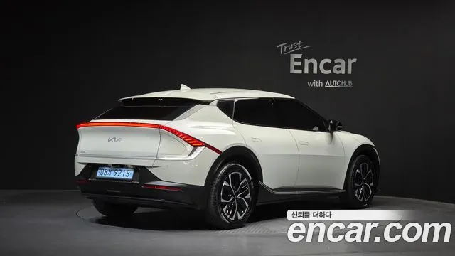 Kia EV6 — Фото автомобиля 2