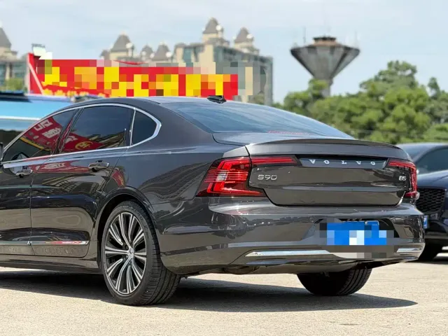 Volvo S90 — Фото автомобиля 6