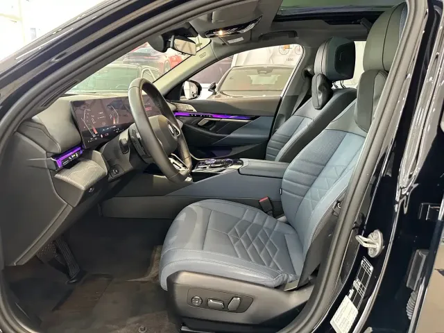 BMW 5 Series — Фото автомобиля 14