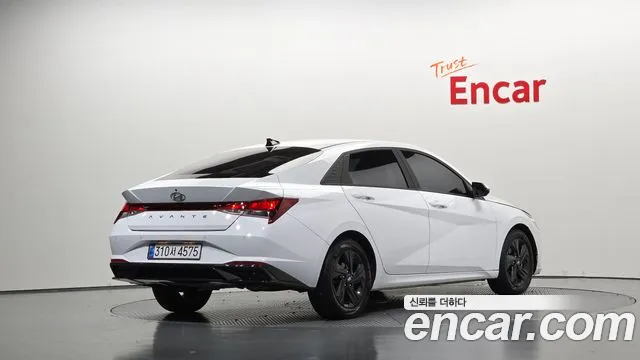 Hyundai Avante CN7 — Фото автомобиля 2