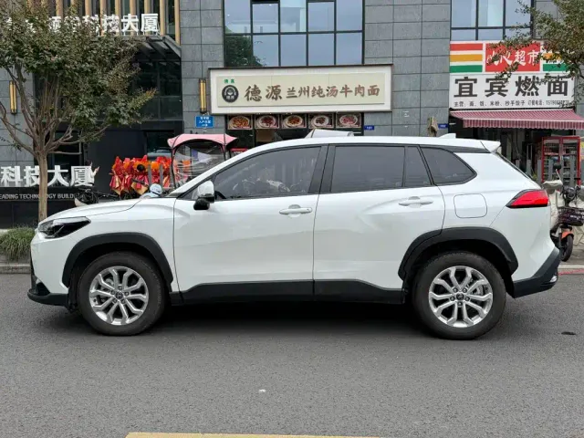 Toyota Frontlander — Фото автомобиля 3