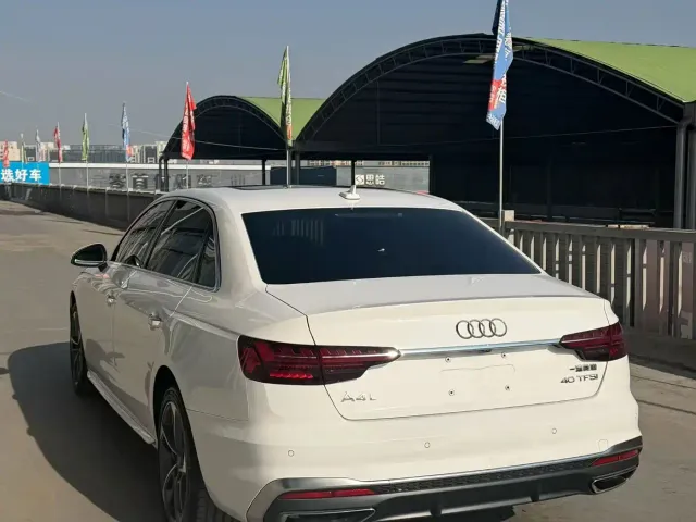 Audi A4L — Фото автомобиля 4