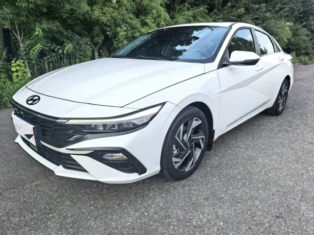Фотография автомобиля — Hyundai Elantra