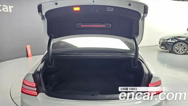 Genesis G80 Бензин 3.5 турбо AWD — Фото автомобиля 20
