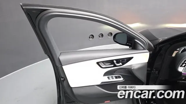 Mercedes-Benz E-Class — Фото автомобиля 19