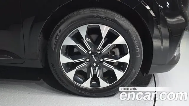 Kia Carnival Generation 4 — Фото автомобиля 6