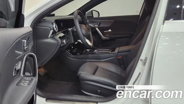 Mercedes-Benz A-Class W177 — Фото автомобиля 10