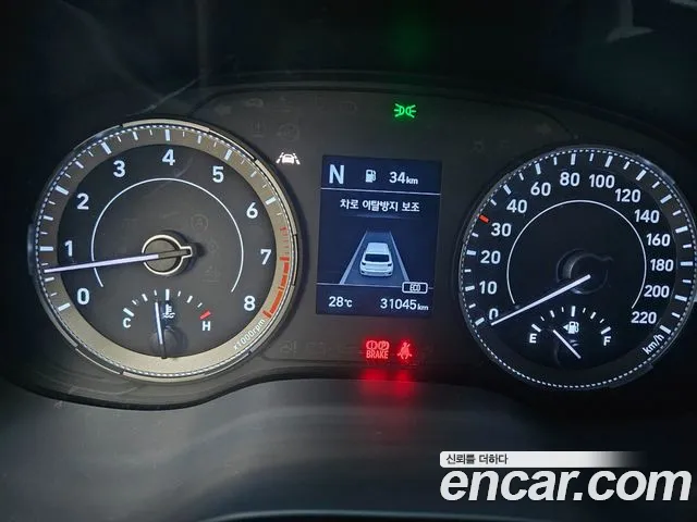 Hyundai Venue — Фото автомобиля 8