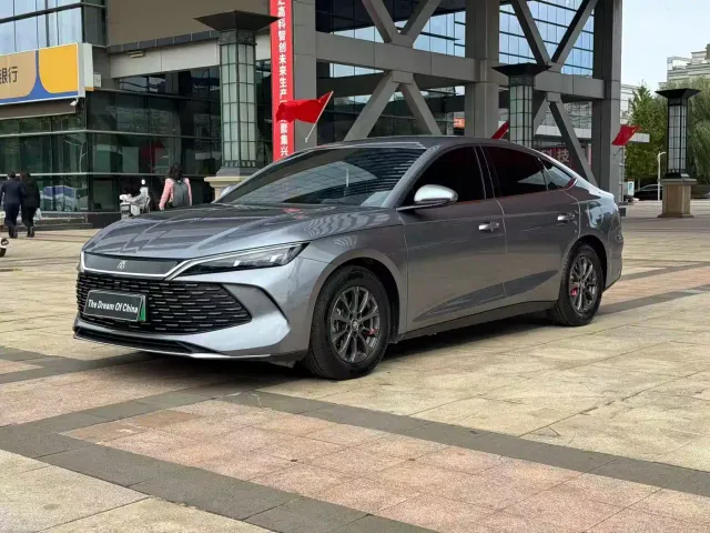 Фотография автомобиля — BYD Qin L