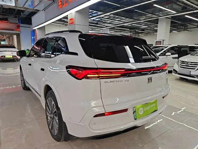 Buick E5 — Фото автомобиля 4