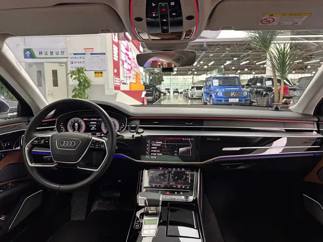 Audi A8 — Фото автомобиля 28