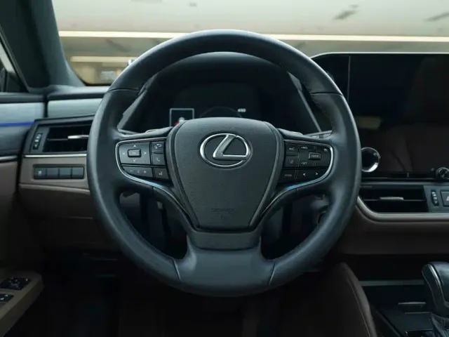 Lexus ES — Фото автомобиля 17