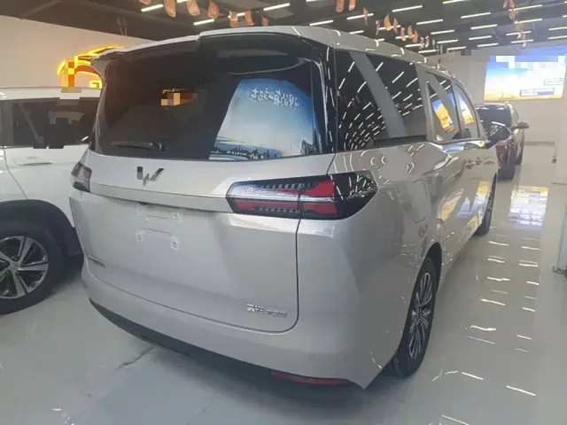 Wuling Starlight 730 — Фото автомобиля 6