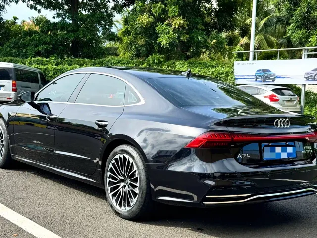 Audi A7L — Фото автомобиля 4
