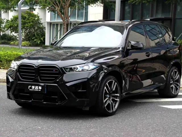 Фотография автомобиля — BMW X5 M