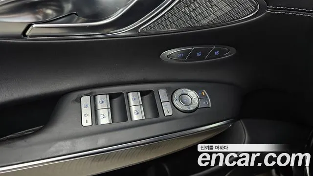 Genesis GV70 — Фото автомобиля 27