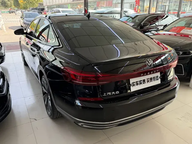 Volkswagen Passat — Фото автомобиля 11