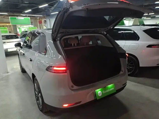 Leapmotor C10 — Фото автомобиля 18
