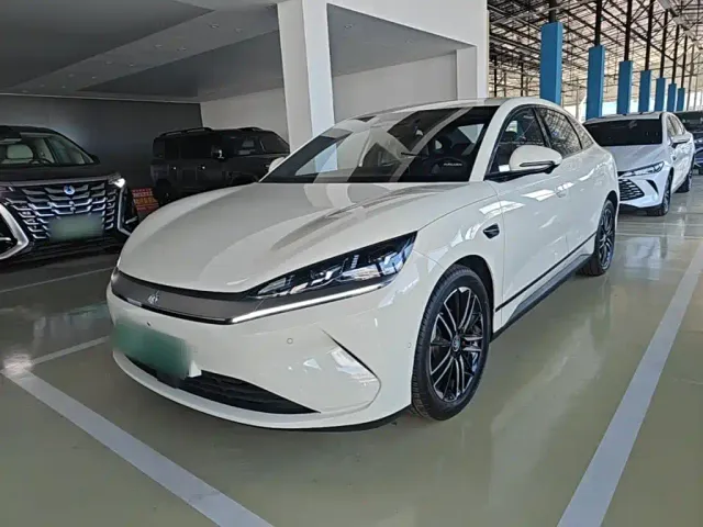 Фотография автомобиля — BYD Qin L