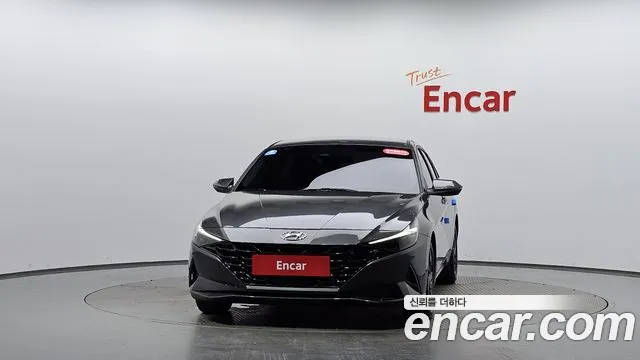 Hyundai AVANTE Avante (CN7) — Фото автомобиля 3