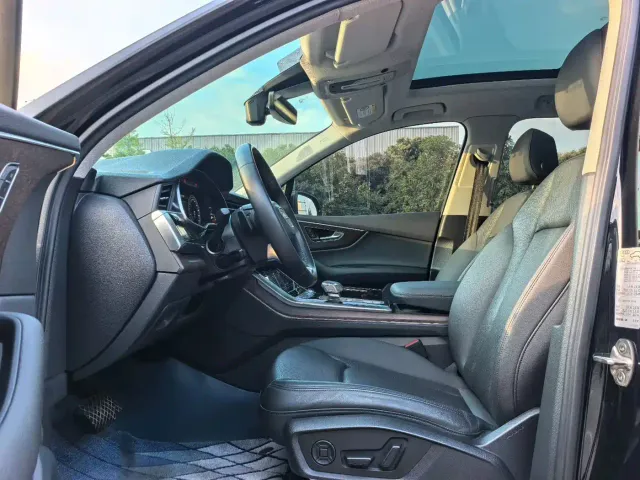Audi Q7 — Фото автомобиля 3