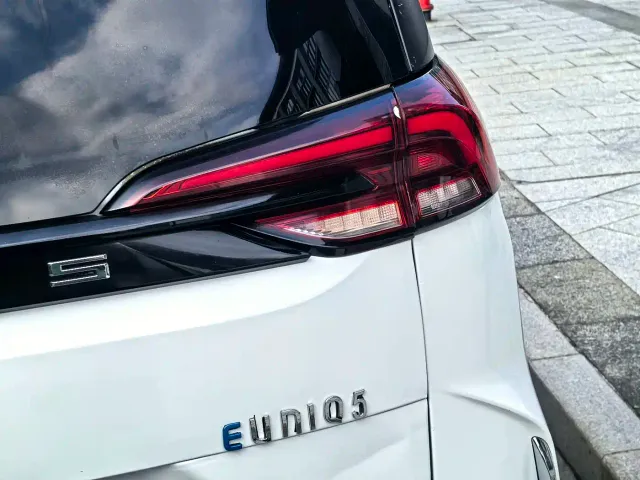 Maxus EUNIQ 5 — Фото автомобиля 17