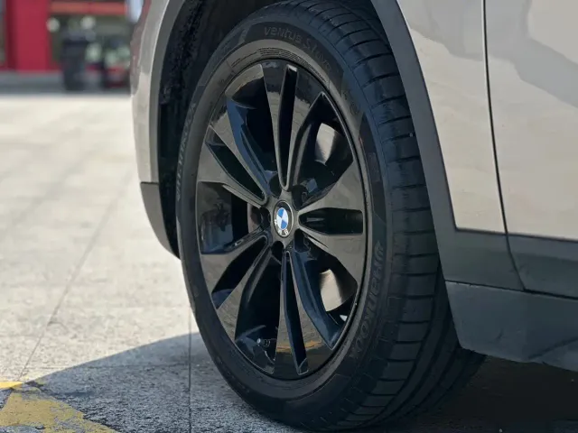 BMW X1 — Фото автомобиля 11
