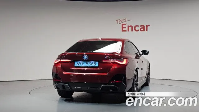 BMW i4 — Фото автомобиля 3