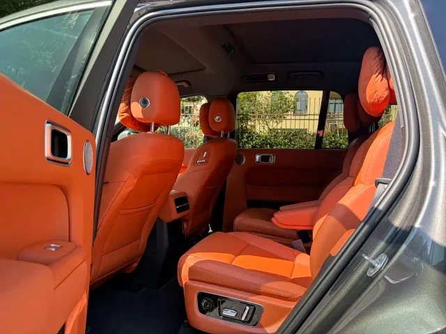 Li Auto L8 — Фото автомобиля 13
