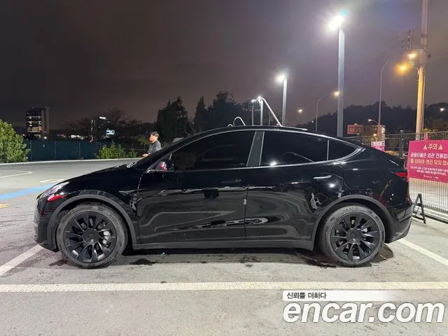 Tesla Model Y — Фото автомобиля 4