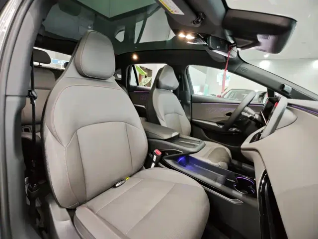 Hongqi EH7 — Фото автомобиля 13