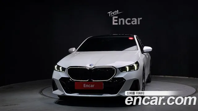 BMW 5-Series — Фото автомобиля 3
