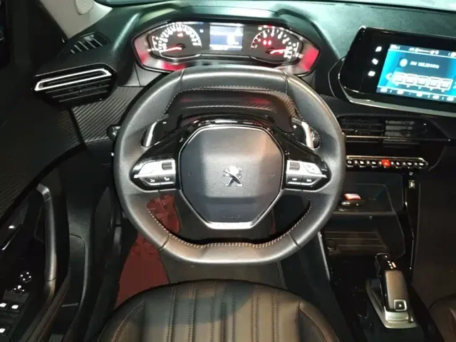 Peugeot 2008 — Фото автомобиля 10