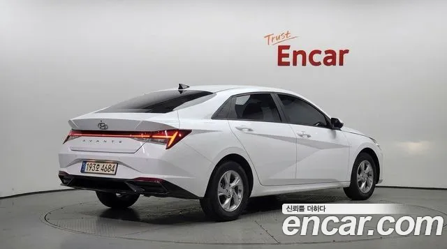 Hyundai Avante — Фото автомобиля 2