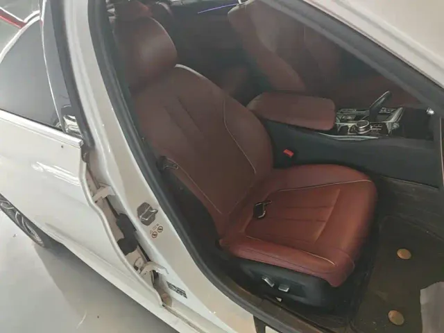 BMW 5 Series — Фото автомобиля 24