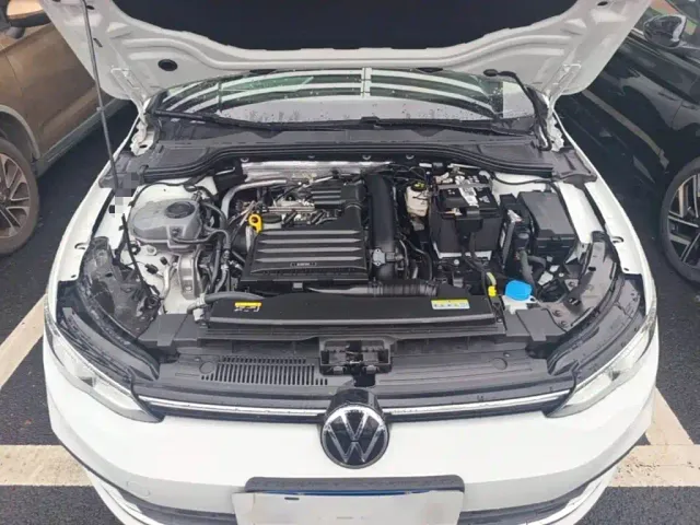 Volkswagen Golf — Фото автомобиля 24