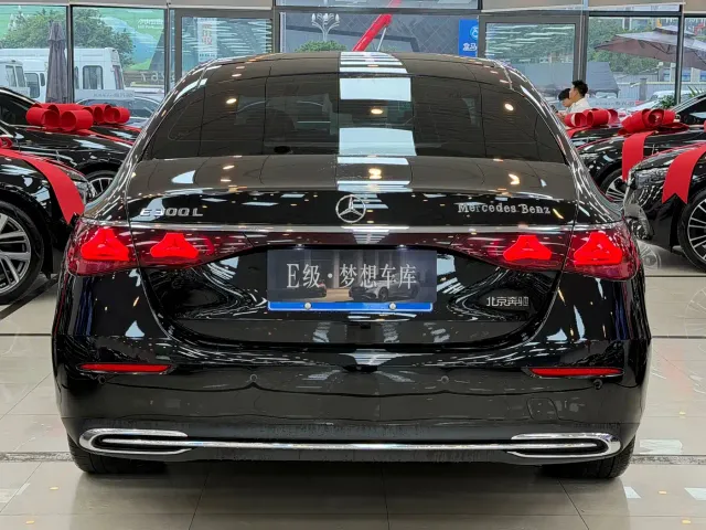 Mercedes-Benz E-Class — Фото автомобиля 16