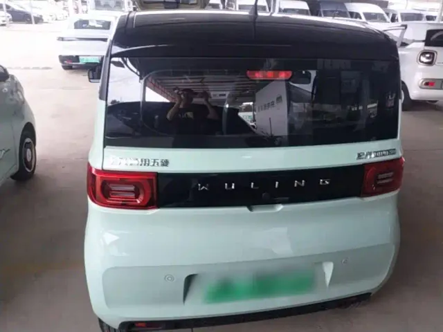 Wuling Hongguang Mini EV — Фото автомобиля 5