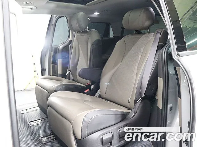 Kia Carnival 4th Gen — Фото автомобиля 11
