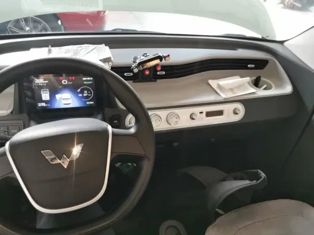 Wuling Hongguang Mini EV — Фото автомобиля 9